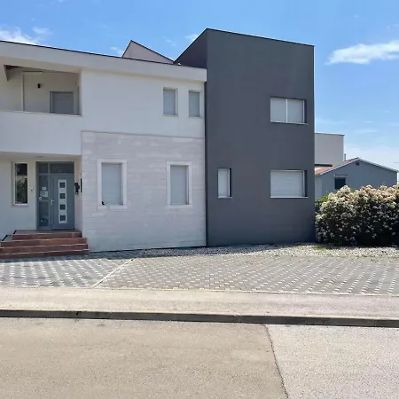 Apartments Peti Pula Exterior photo