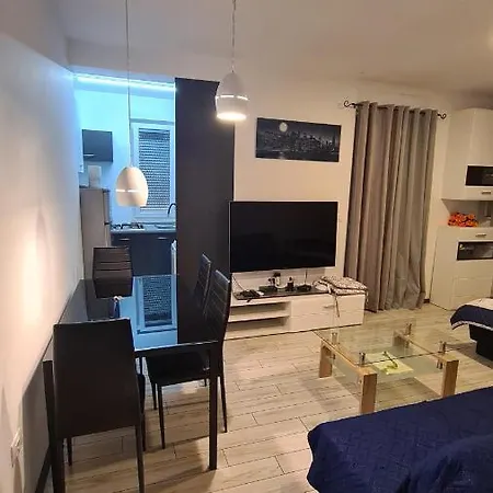 Apartments Peti Pula Exterior photo