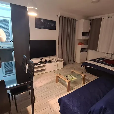 Apartments Peti Pula Exterior photo