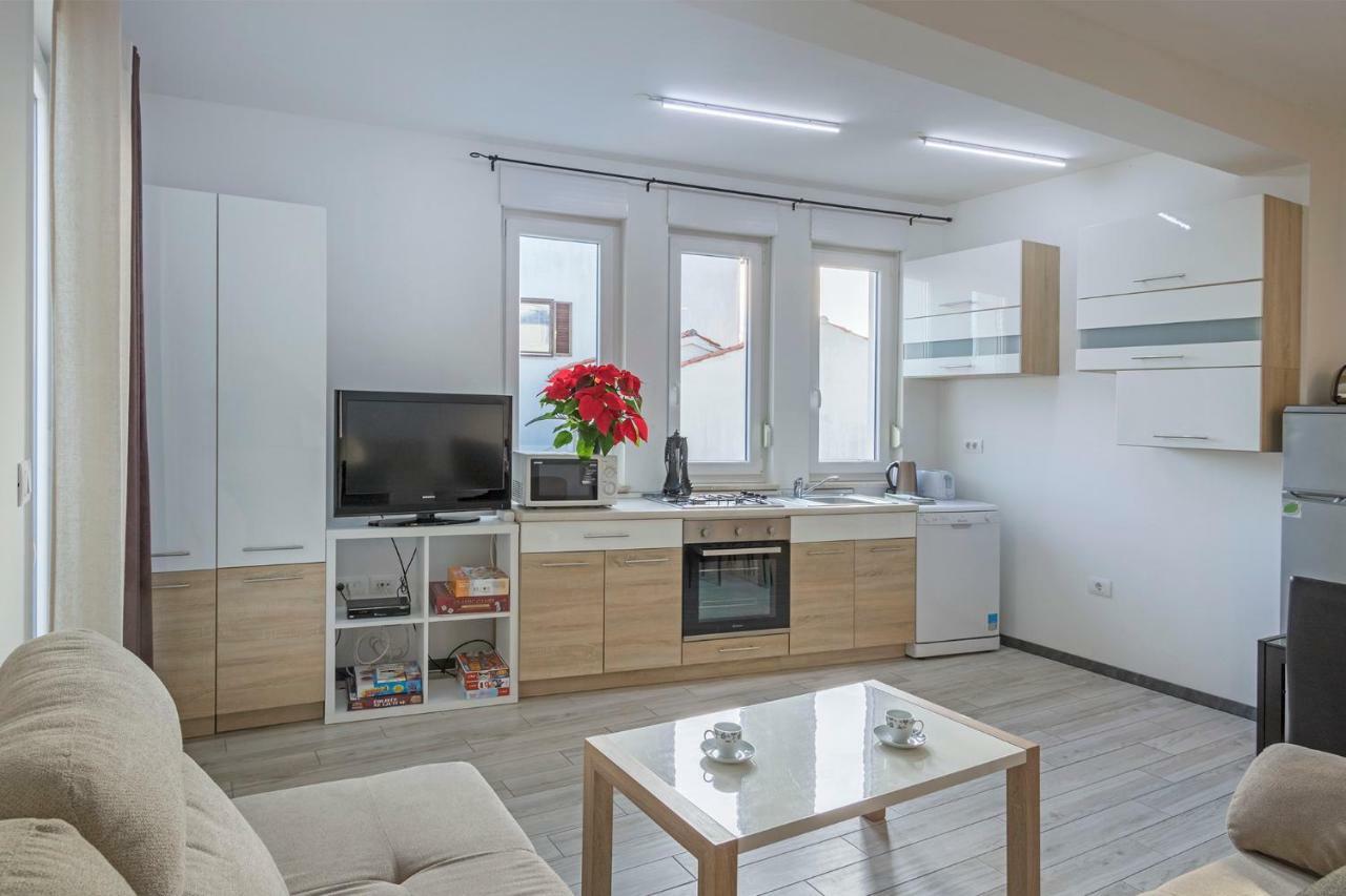 Peti Apartment *